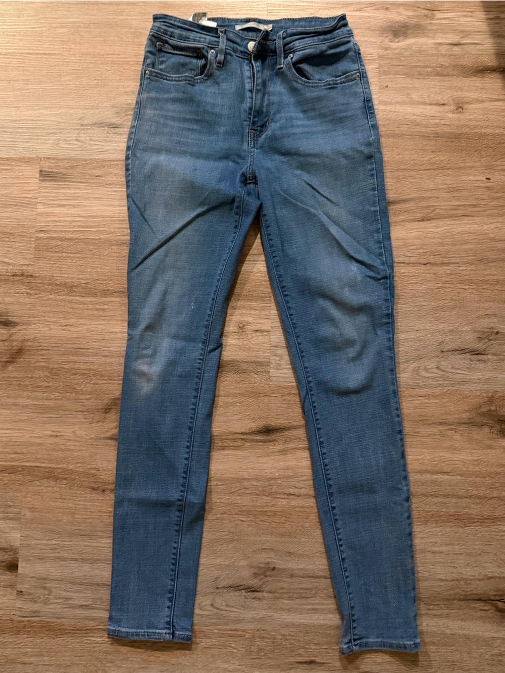 Levi's High-Rise Skinny Jeans in Mid Blue Wash